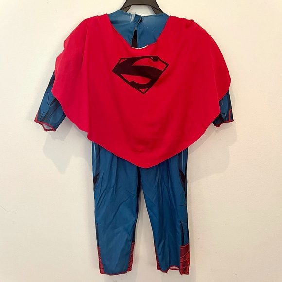 Superman Muscle Costume w/ Detachable Cape Size 2/3 (pls read full description) - Picture 9 of 10